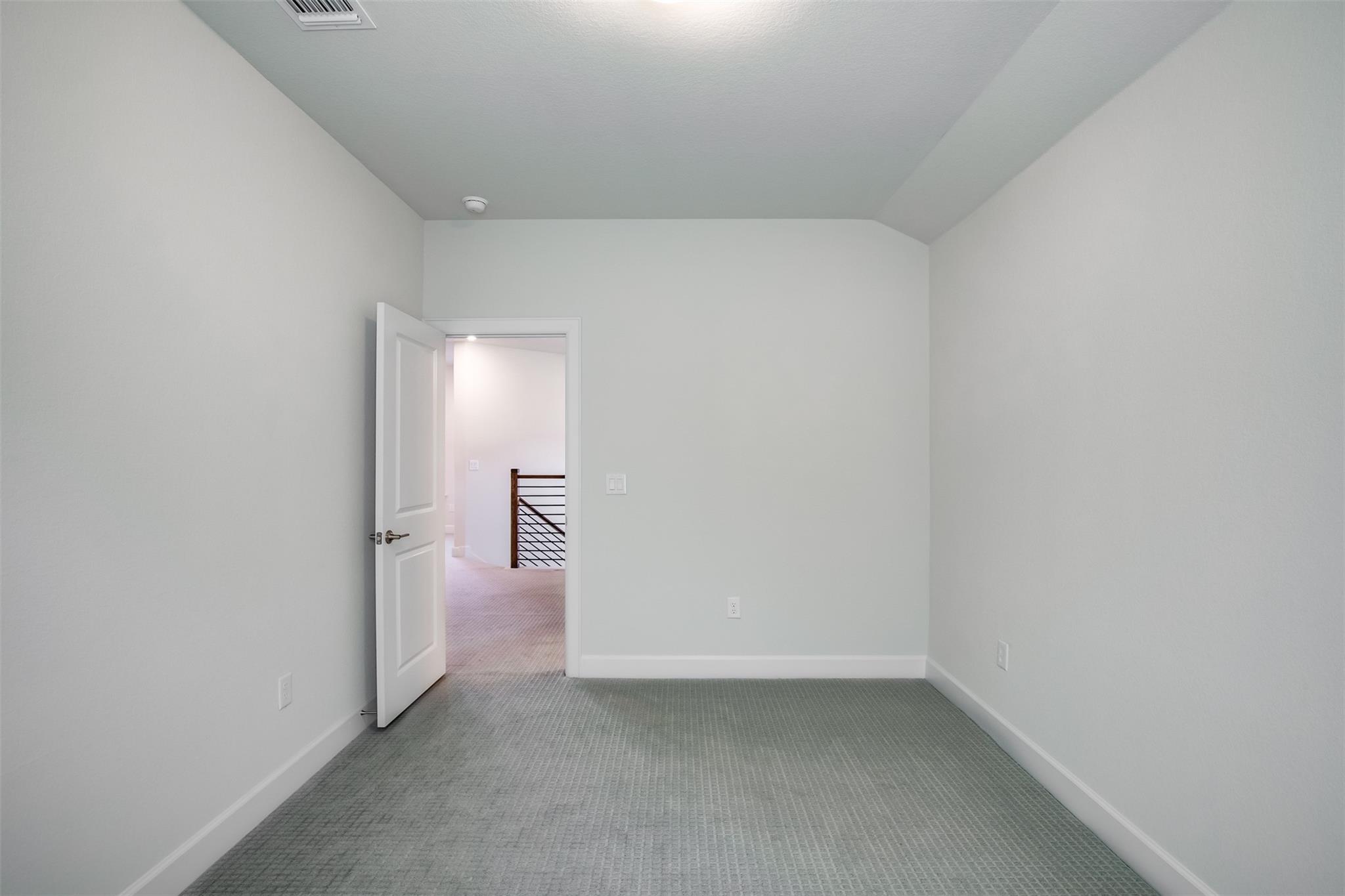 12706 Bloomington DR