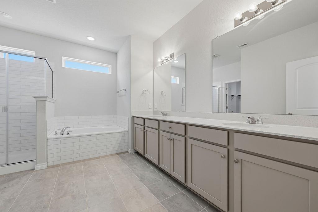 245 Leeland DR
