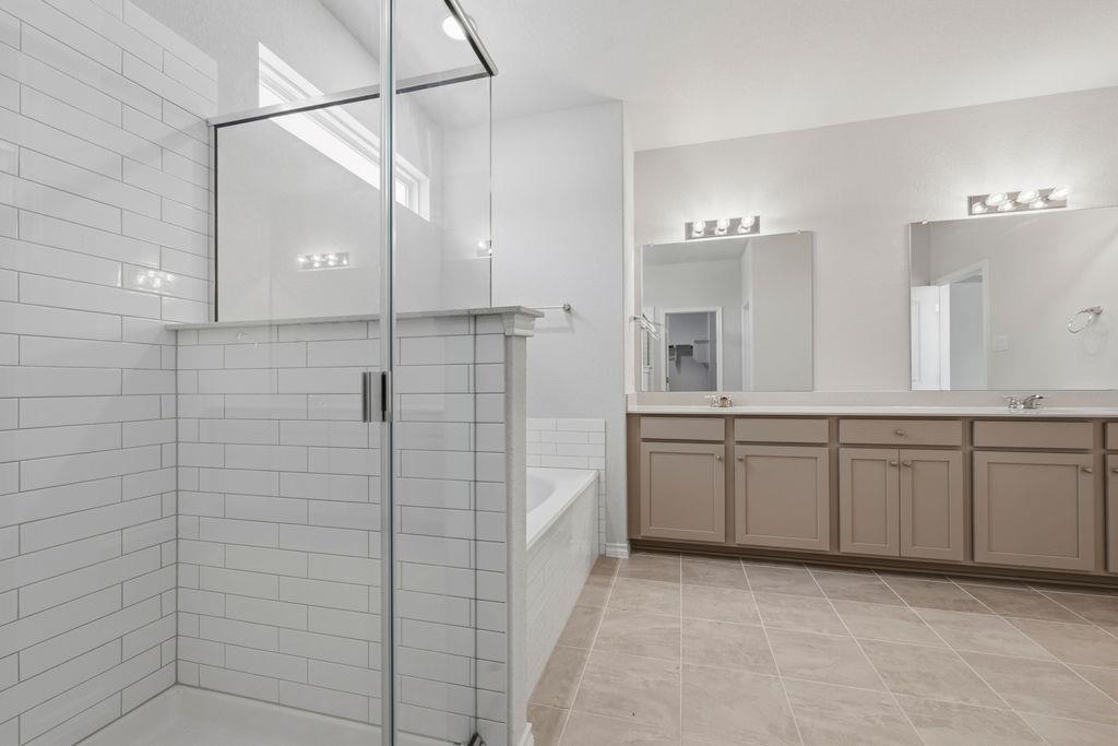 245 Leeland DR