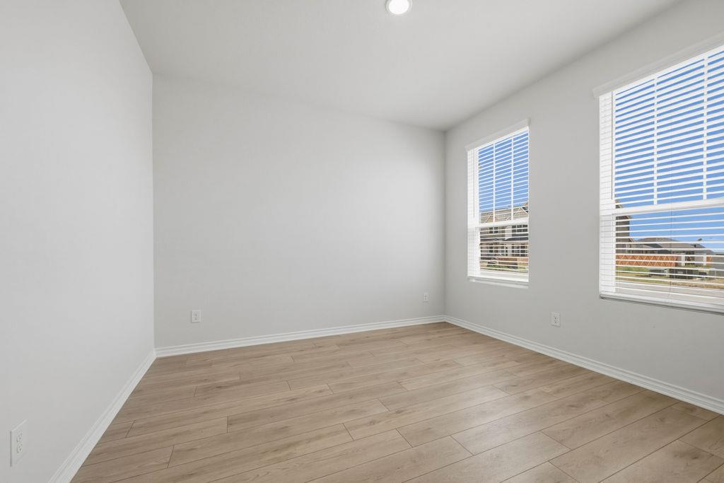 245 Leeland DR
