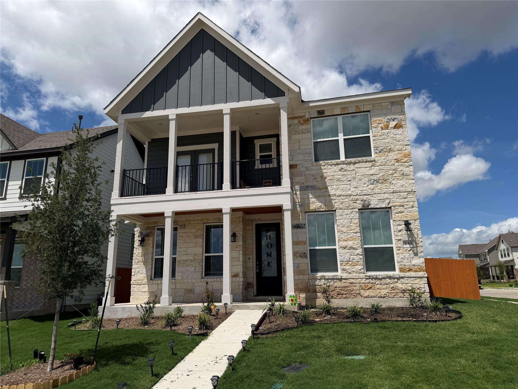 245 Leeland DR