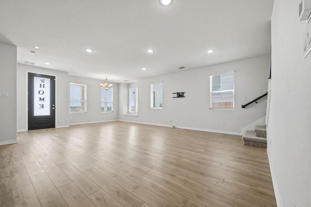 245 Leeland DR