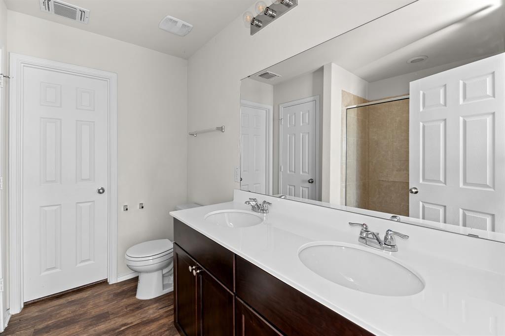 457 Bedford Falls LN