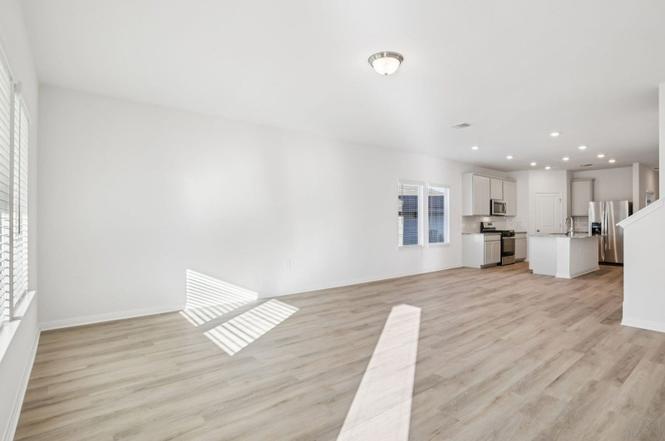 4917 Stockton LN