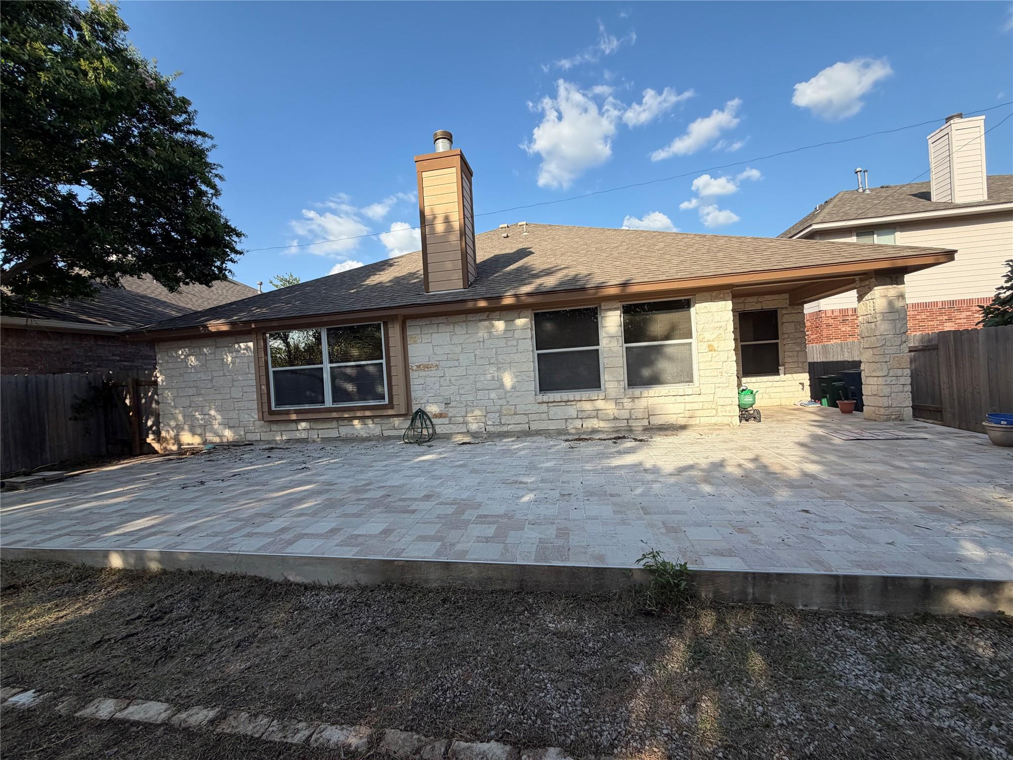 15228 Fernhill DR