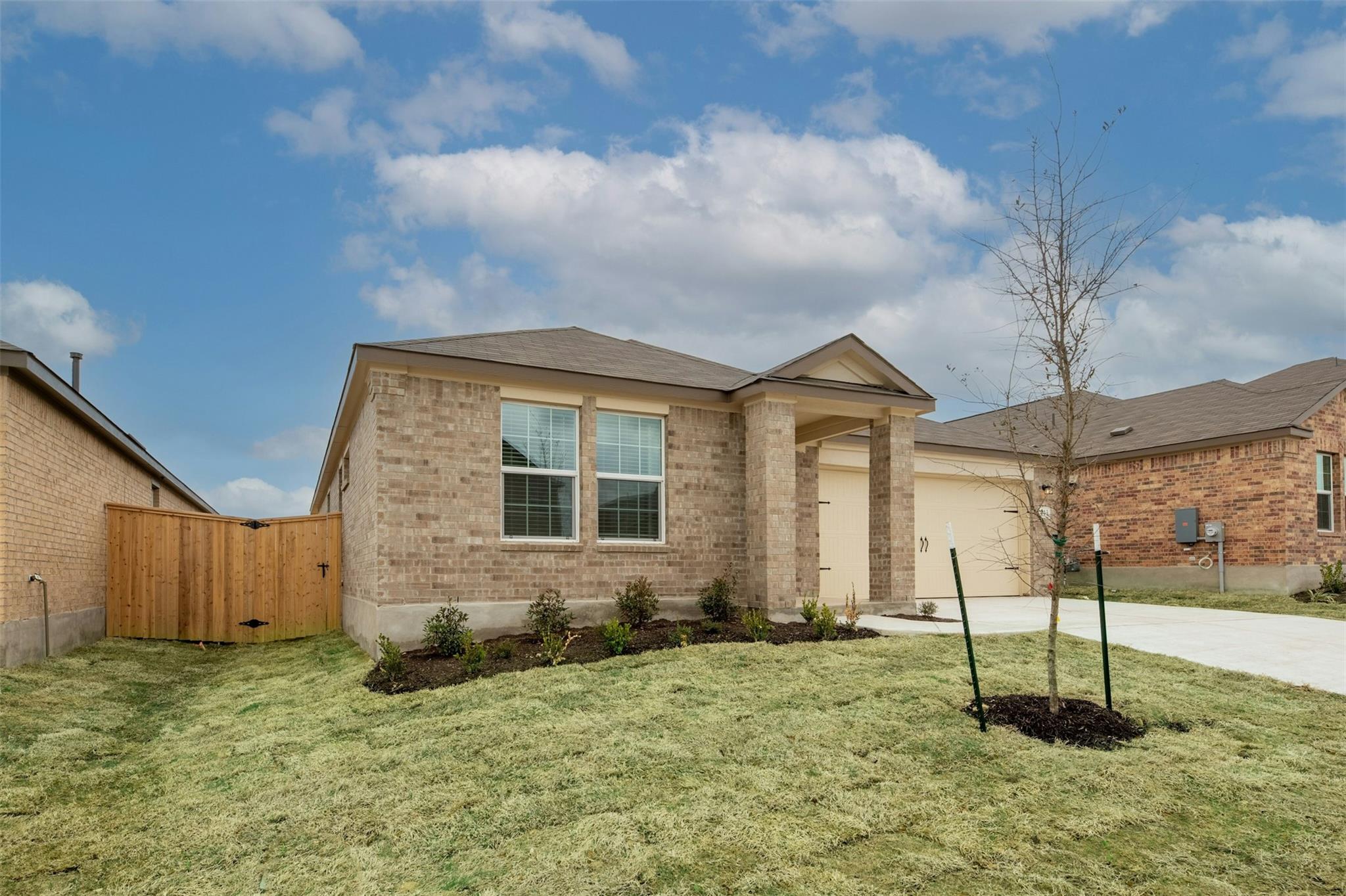 443 Sebring CIR