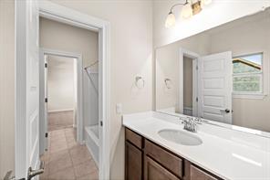 212 Sand Lily LN