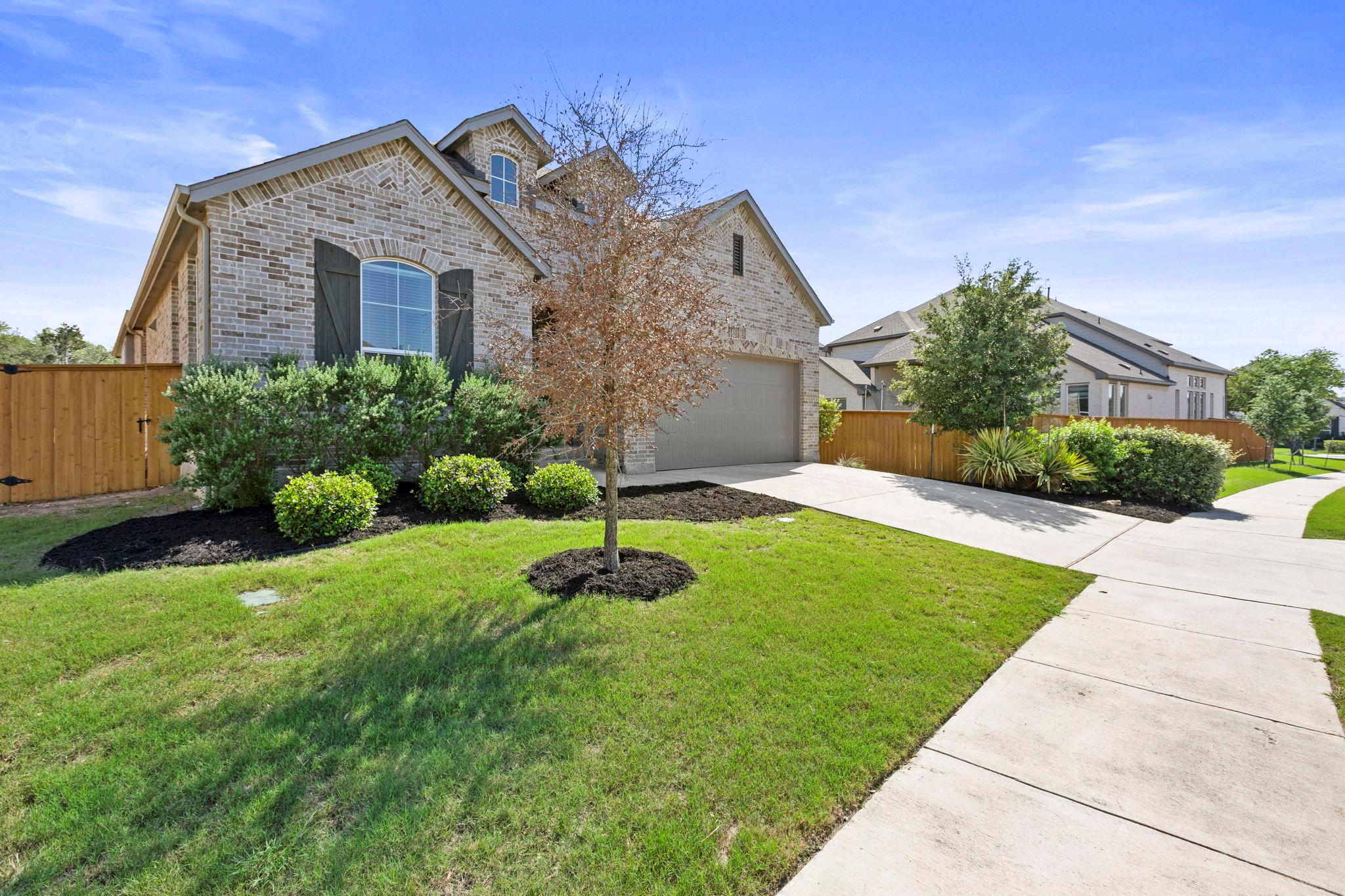 1204 Texas Ash LN