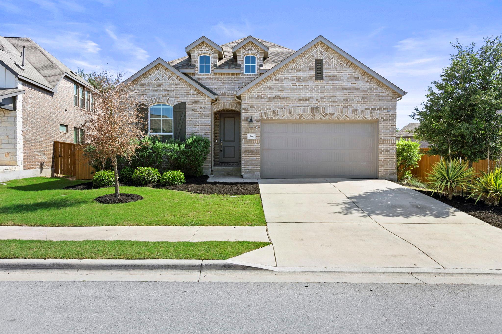1204 Texas Ash LN