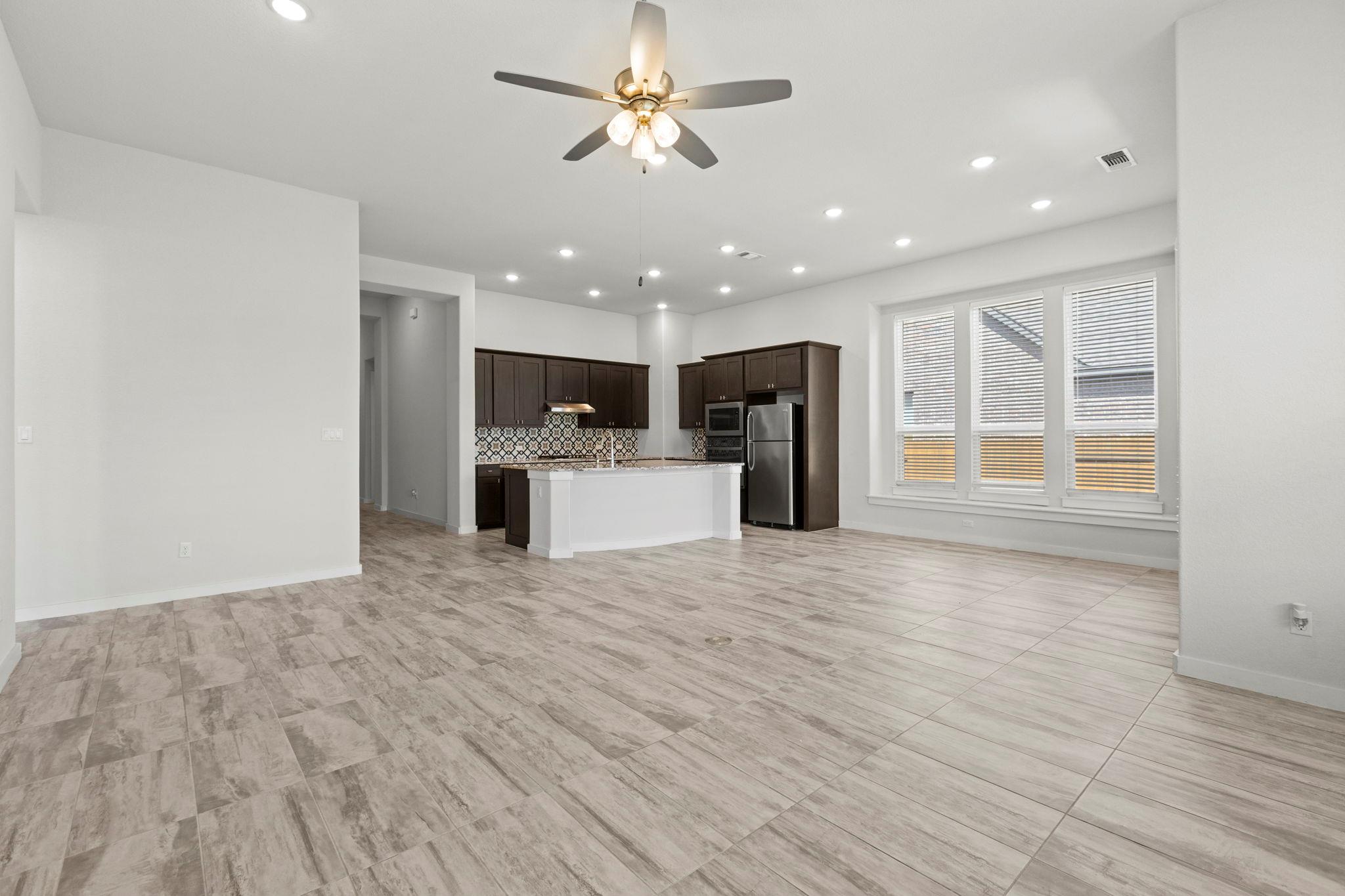 1204 Texas Ash LN