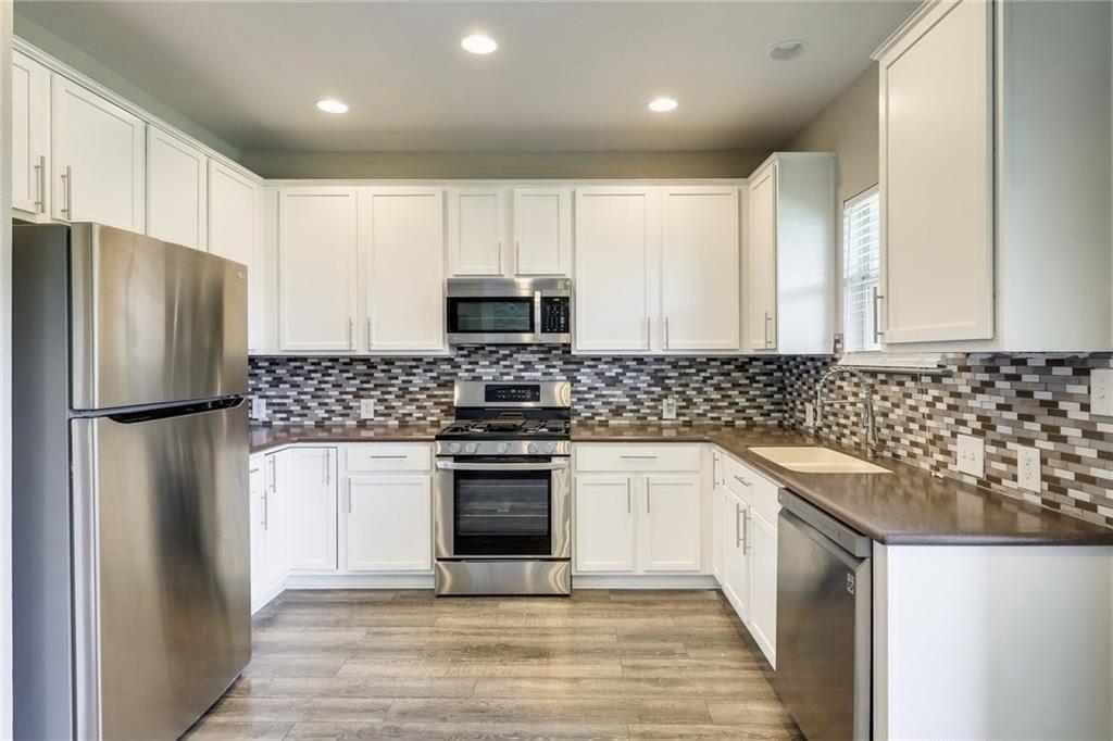 15113 FERNHILL DR