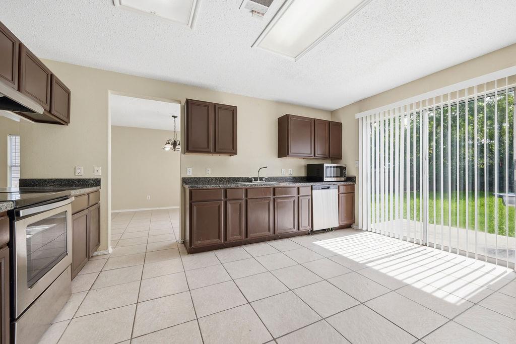 1109 Bradbury LN