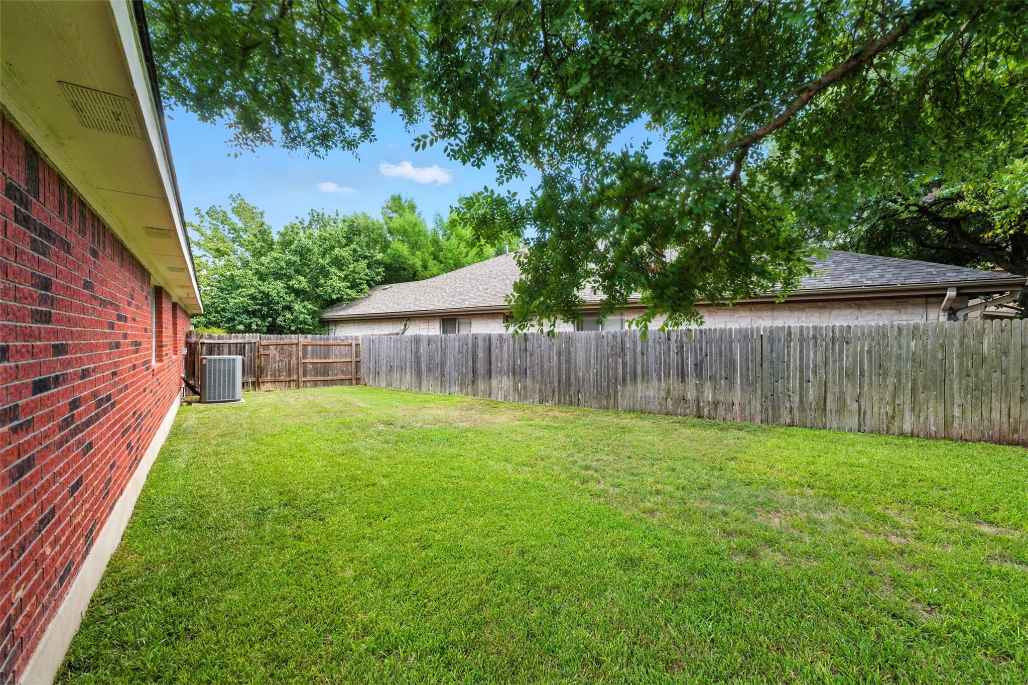 5609 Beachmont CT