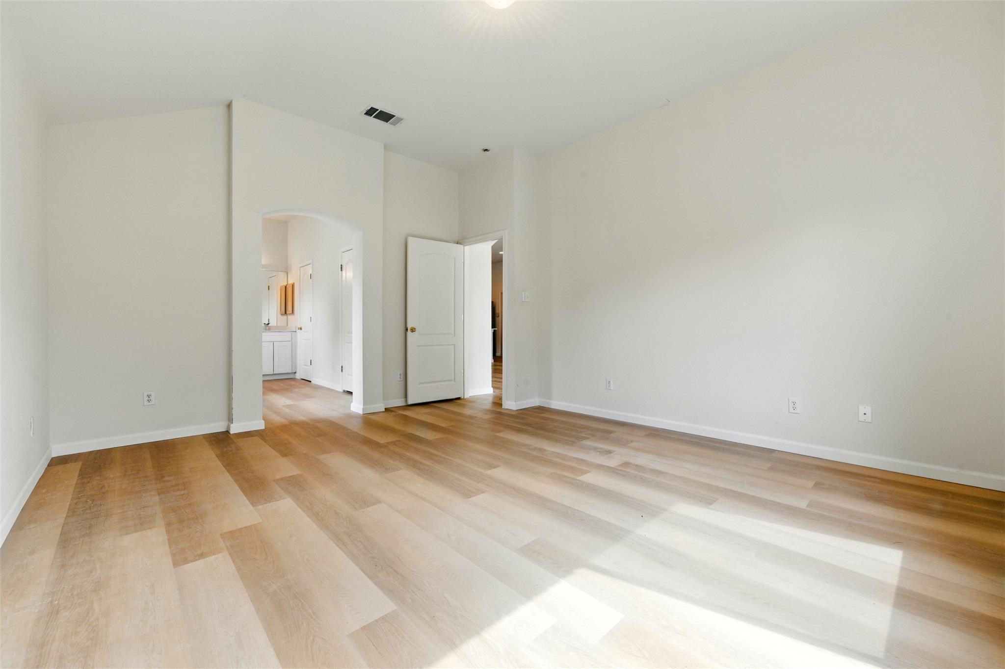 5609 Beachmont CT