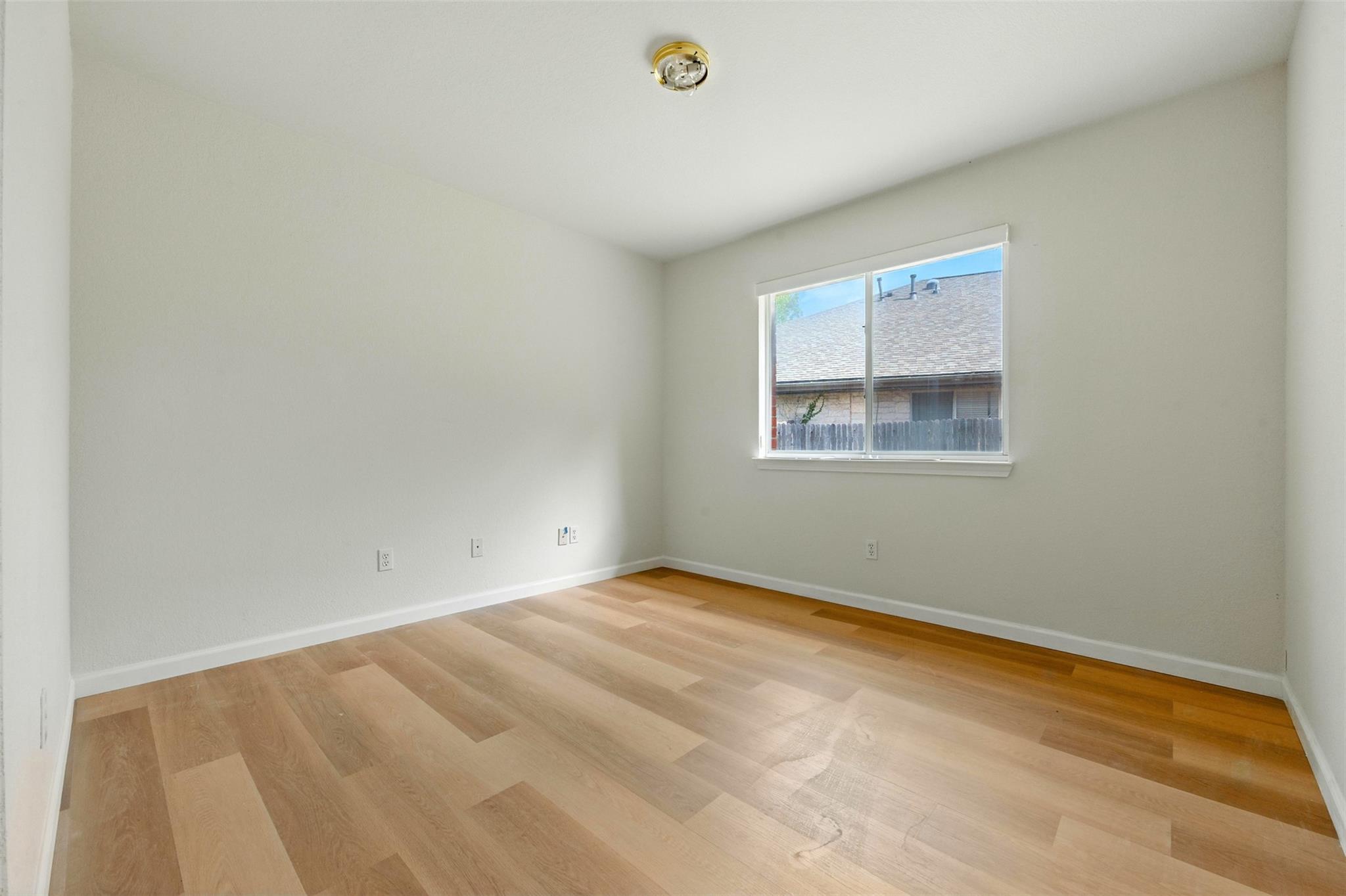 5609 Beachmont CT