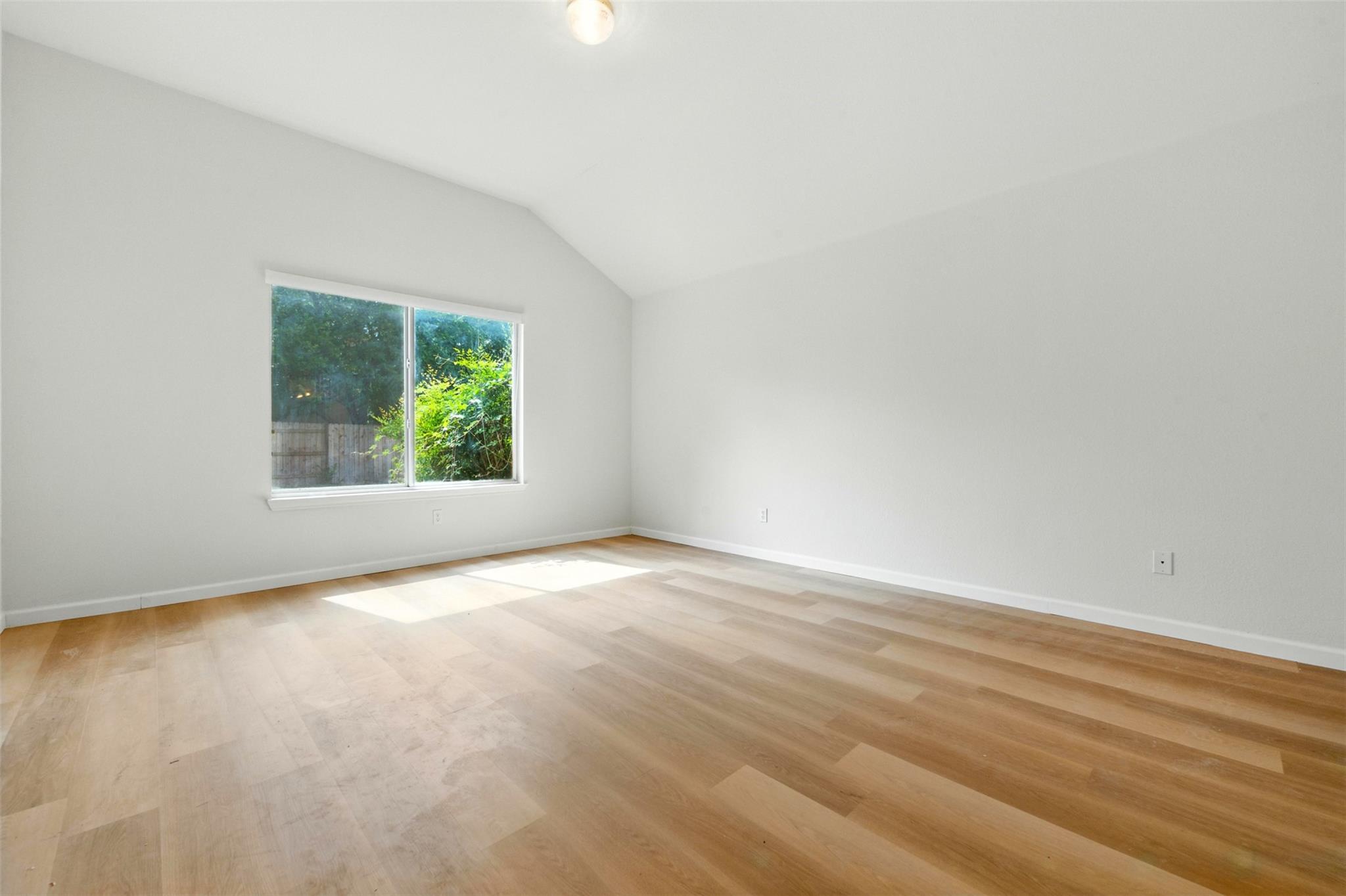 5609 Beachmont CT