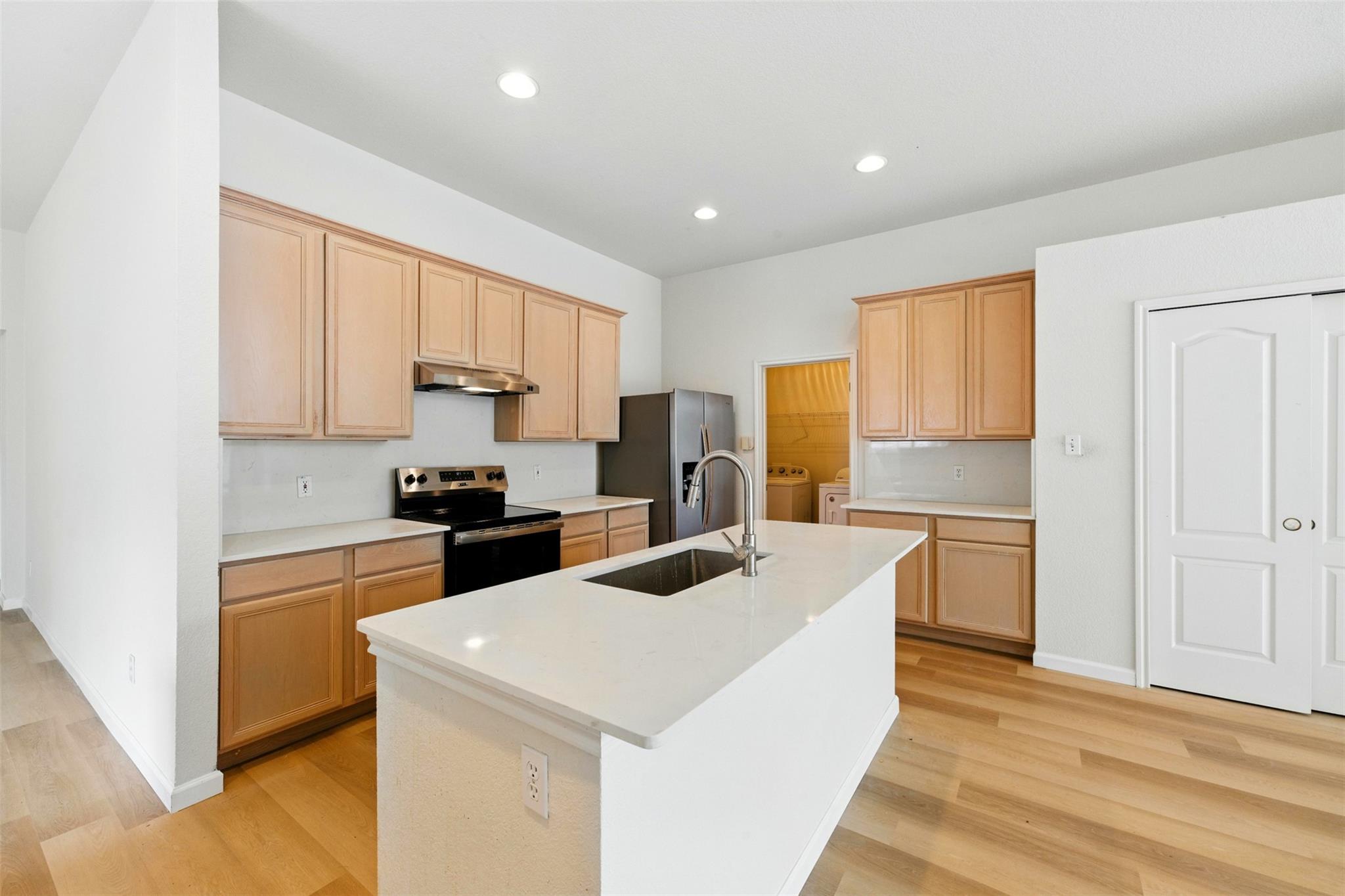 5609 Beachmont CT