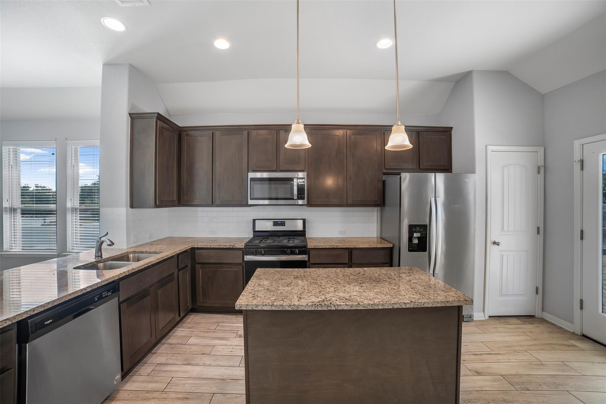 925 Centerra Hills CIR, Round Rock