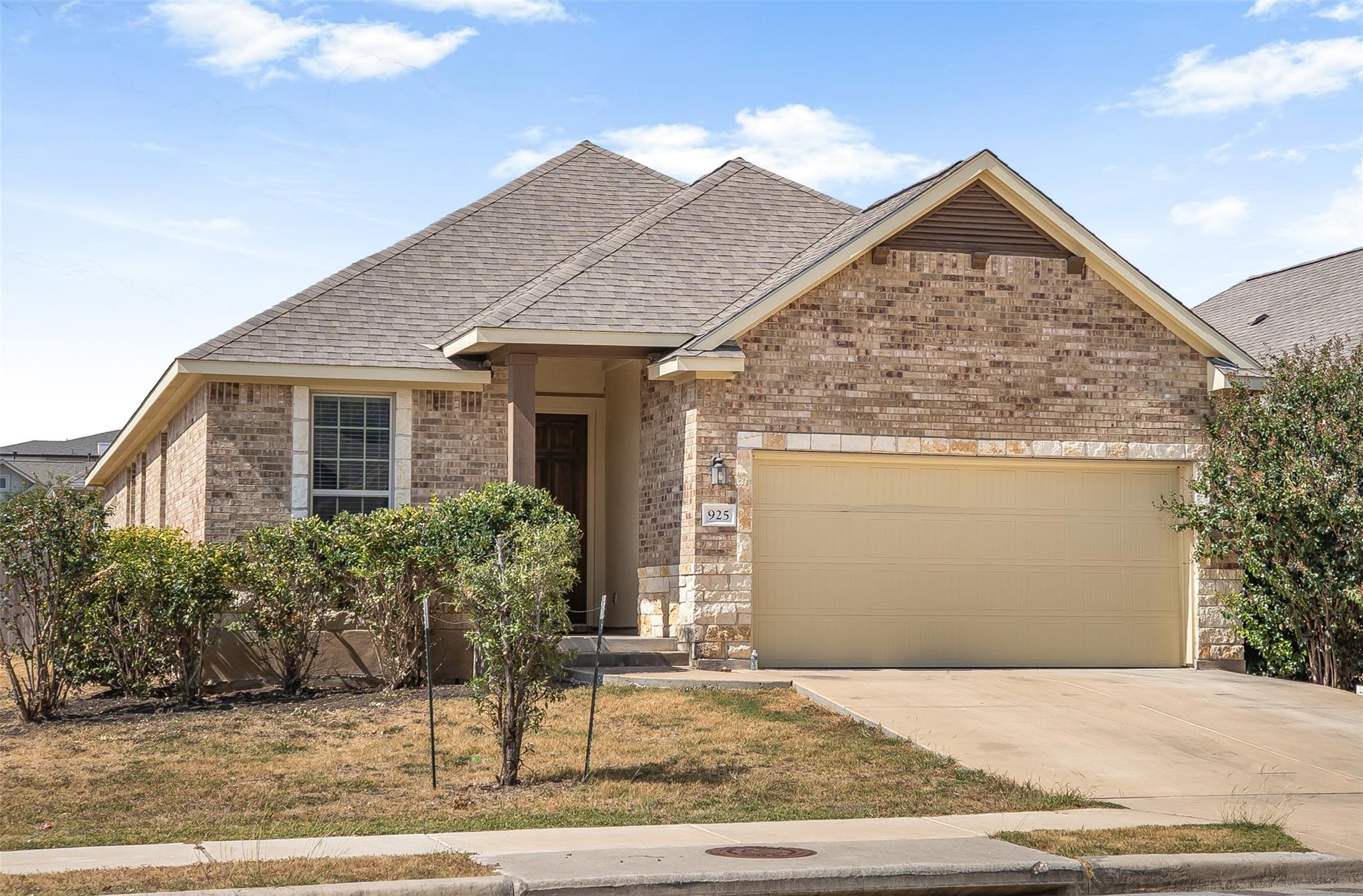 925 Centerra Hills CIR, Round Rock