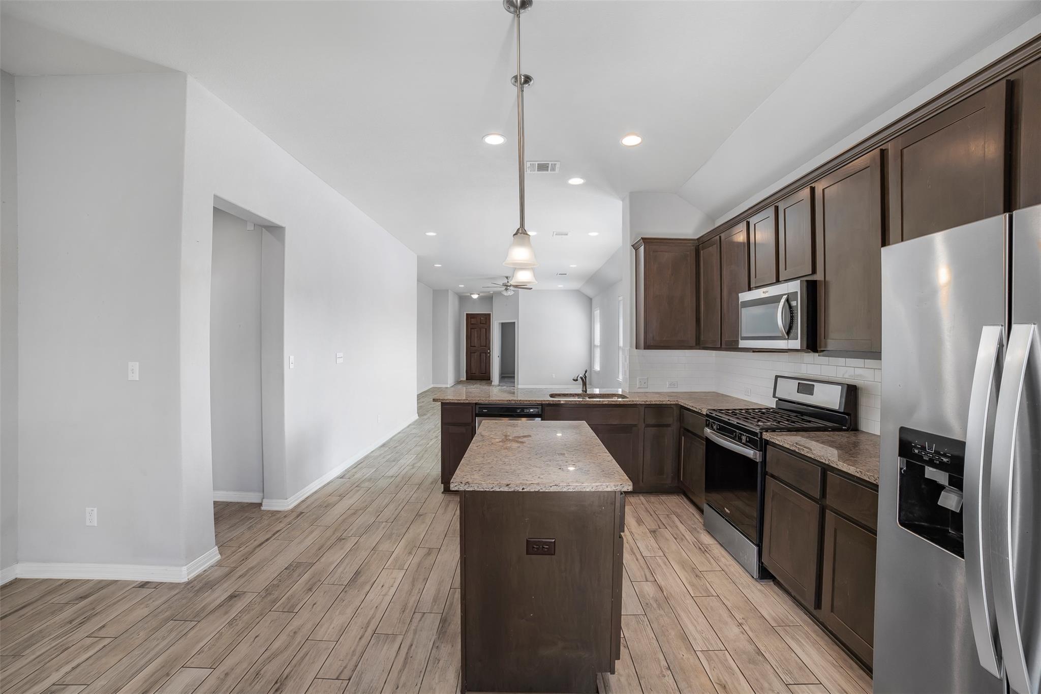 925 Centerra Hills CIR, Round Rock