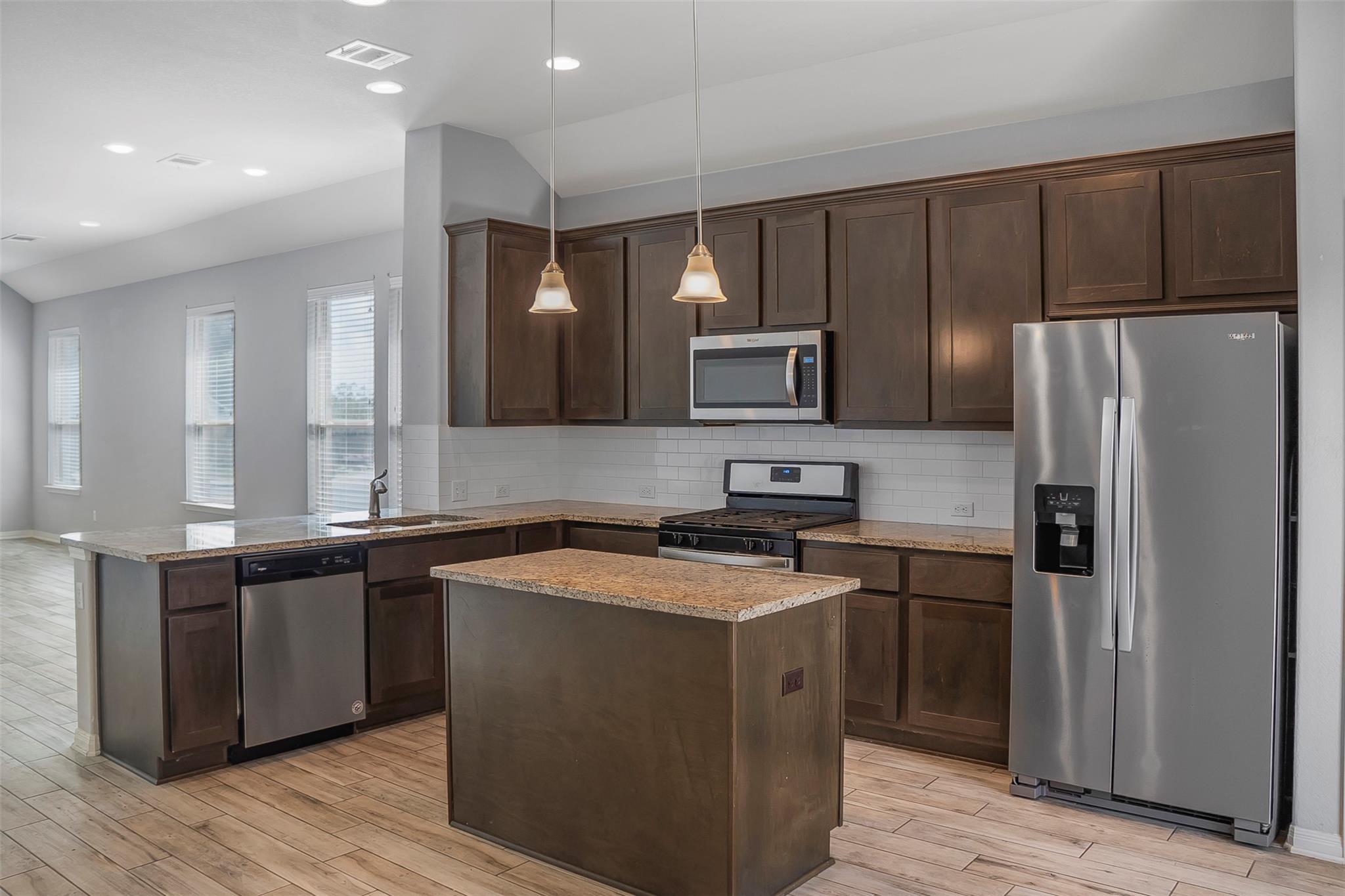 925 Centerra Hills CIR, Round Rock