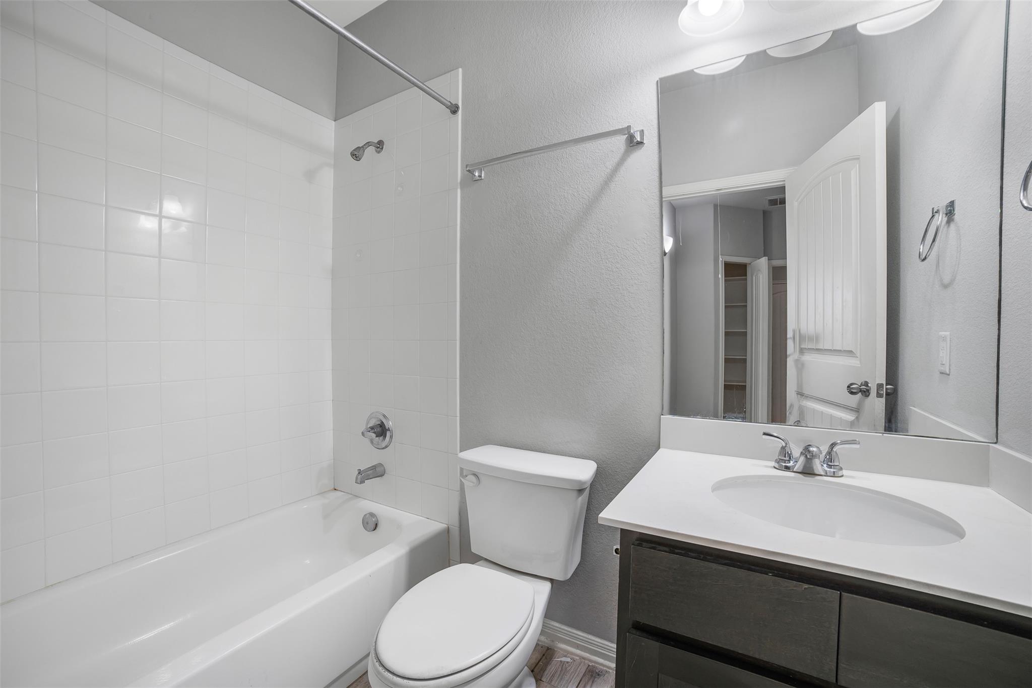 925 Centerra Hills CIR, Round Rock