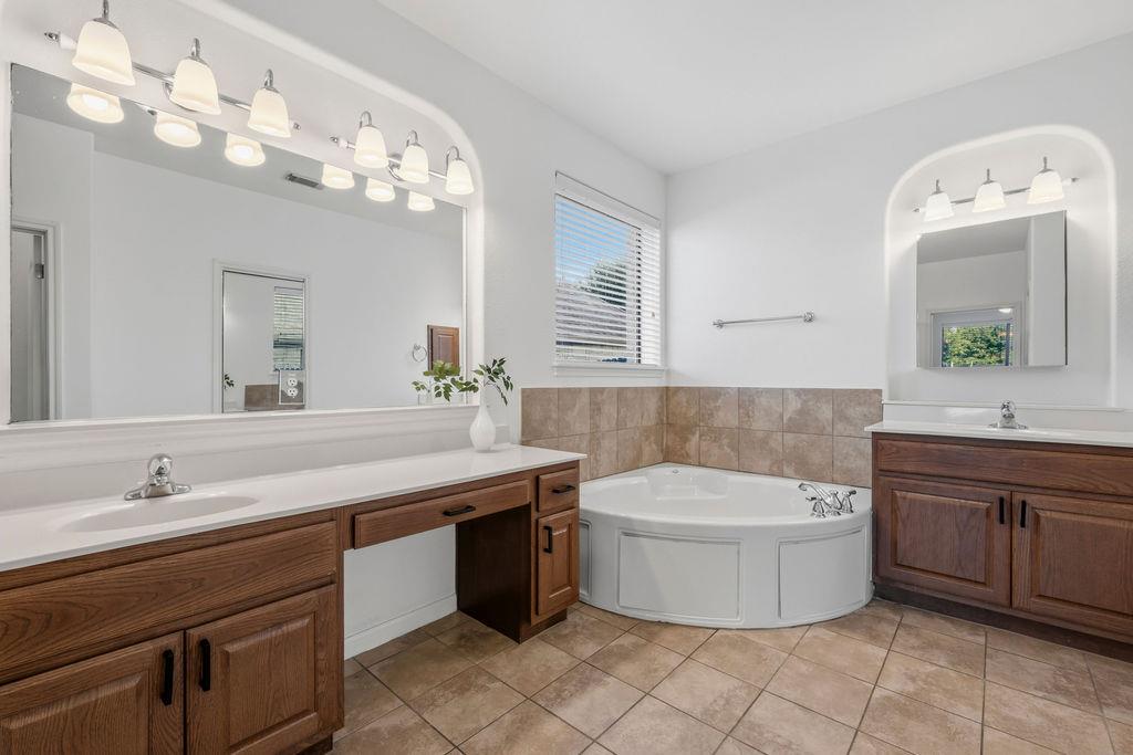 2976 Agave LOOP