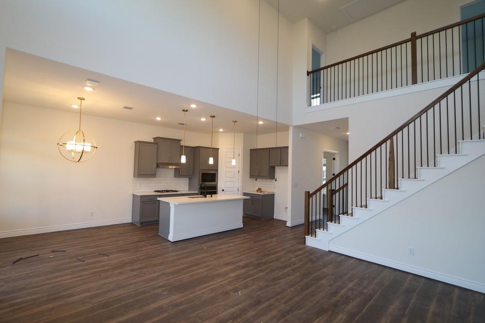 109 White Magnolia CV