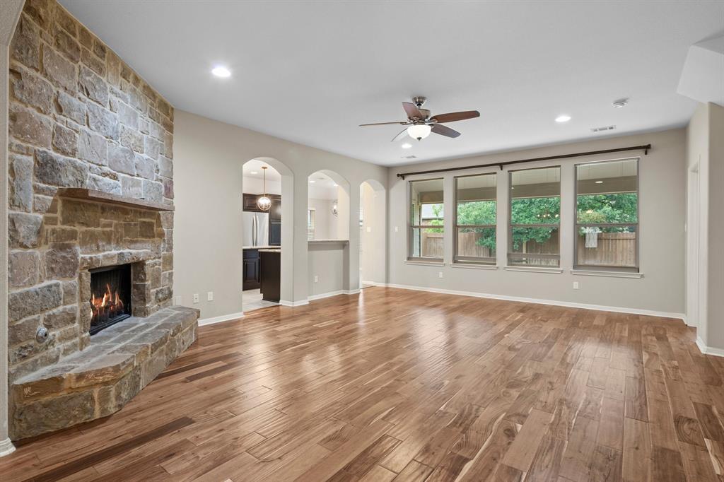 2419 Sweetwater LN