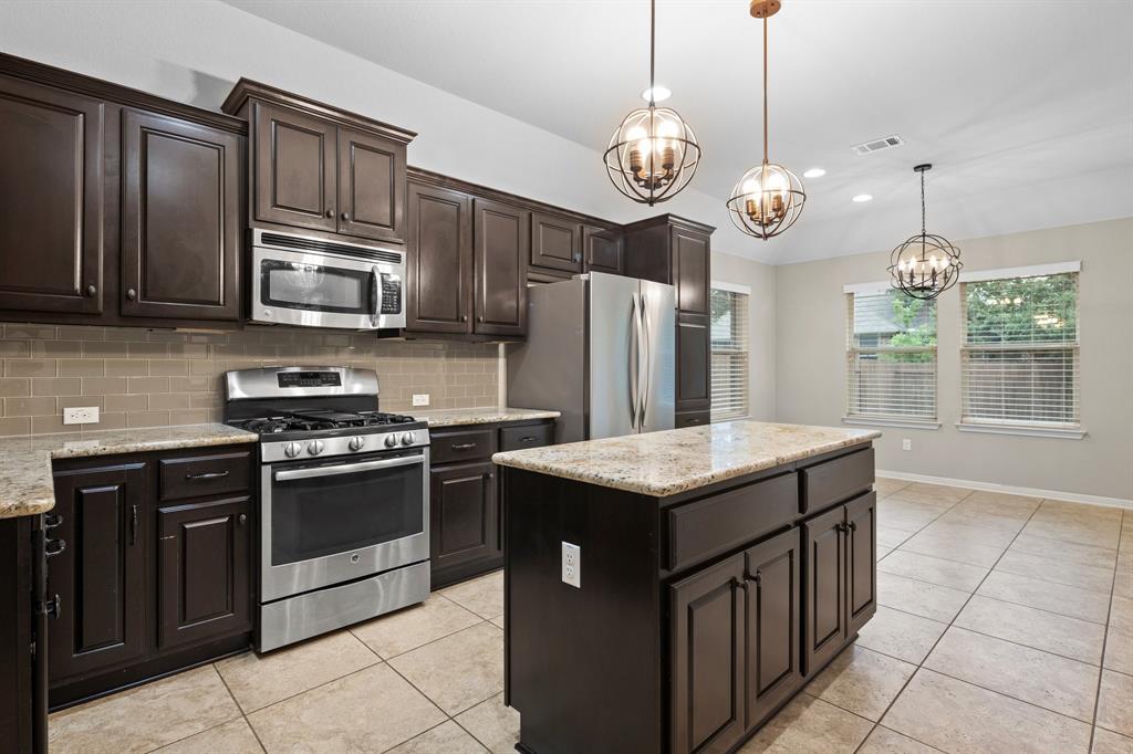 2419 Sweetwater LN
