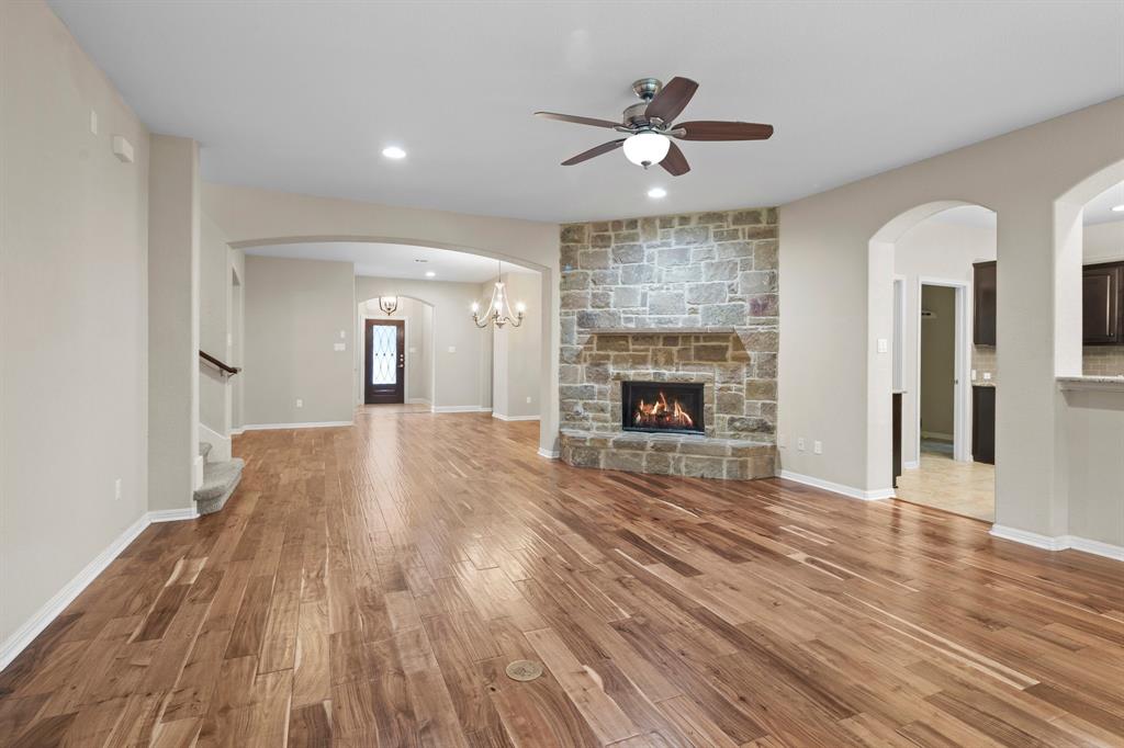 2419 Sweetwater LN