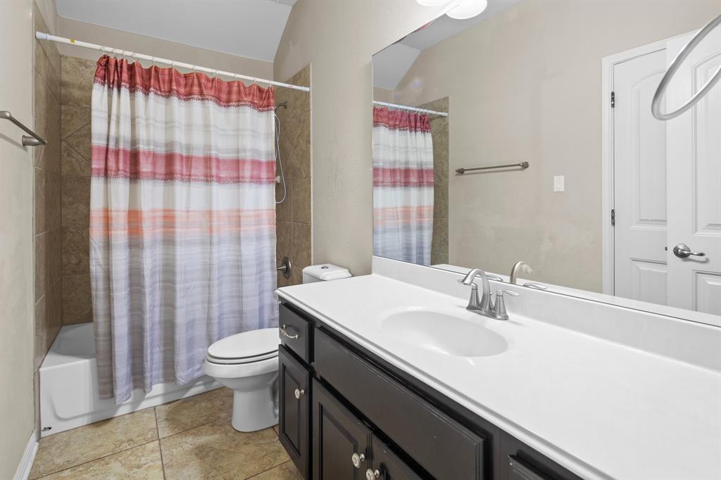 2419 Sweetwater LN