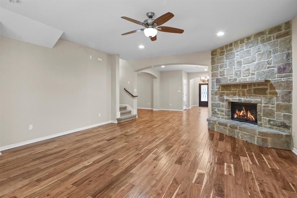 2419 Sweetwater LN