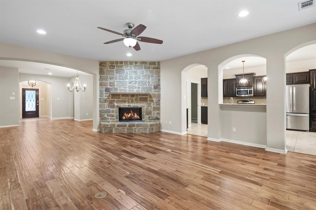 2419 Sweetwater LN