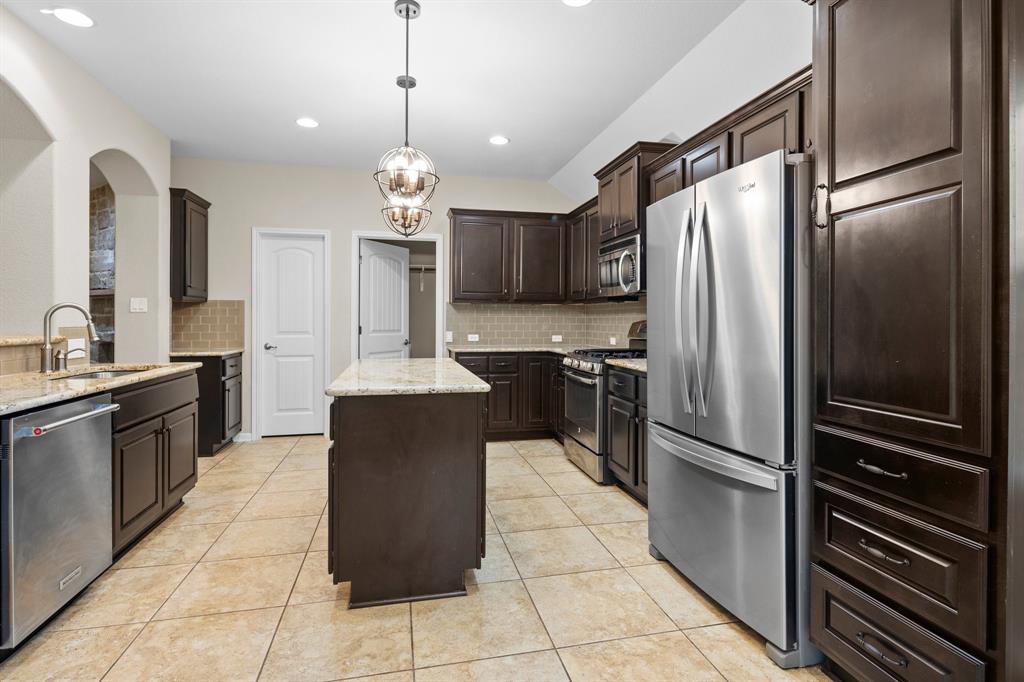 2419 Sweetwater LN