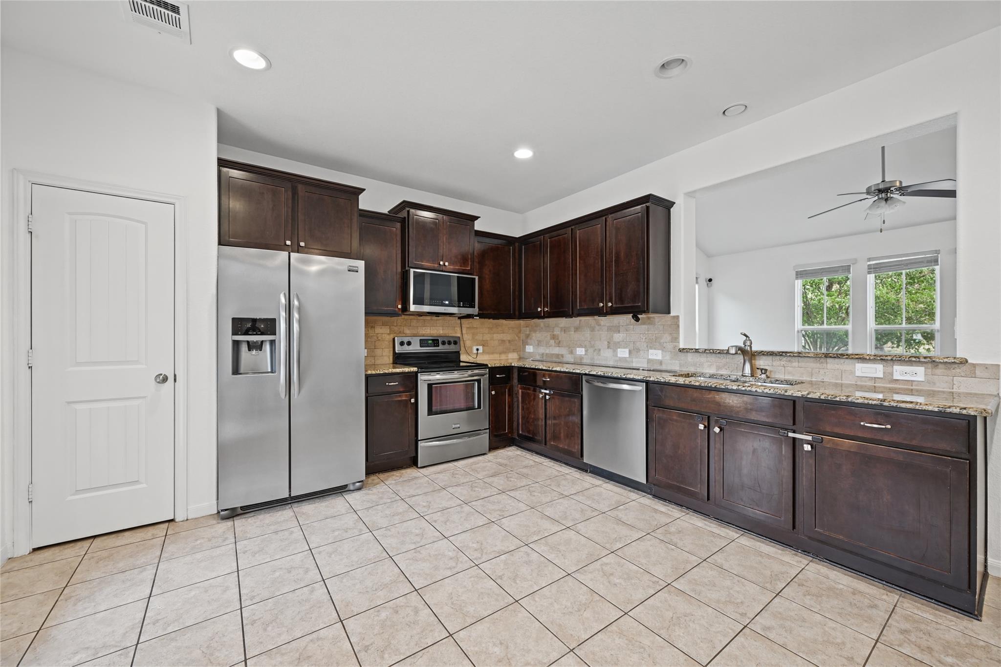 1716 Willow VIS