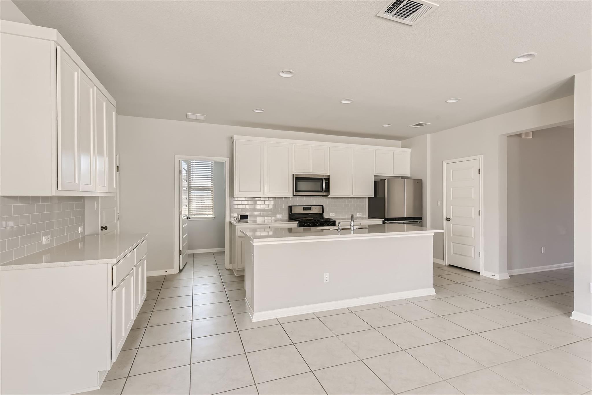 2521 Pecan Island DR