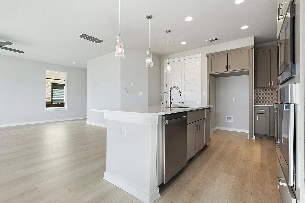 2300 Lead Plumb PATH, Leander