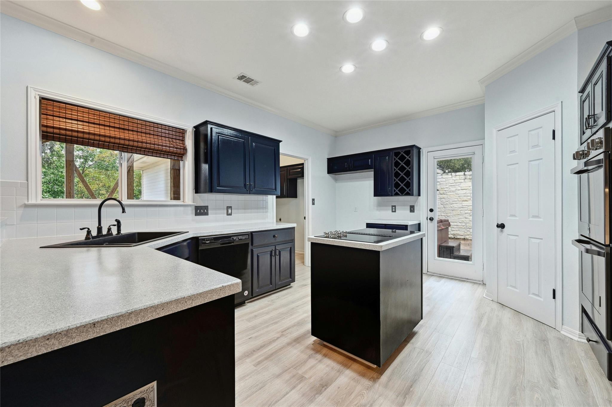 425 Eagle DR