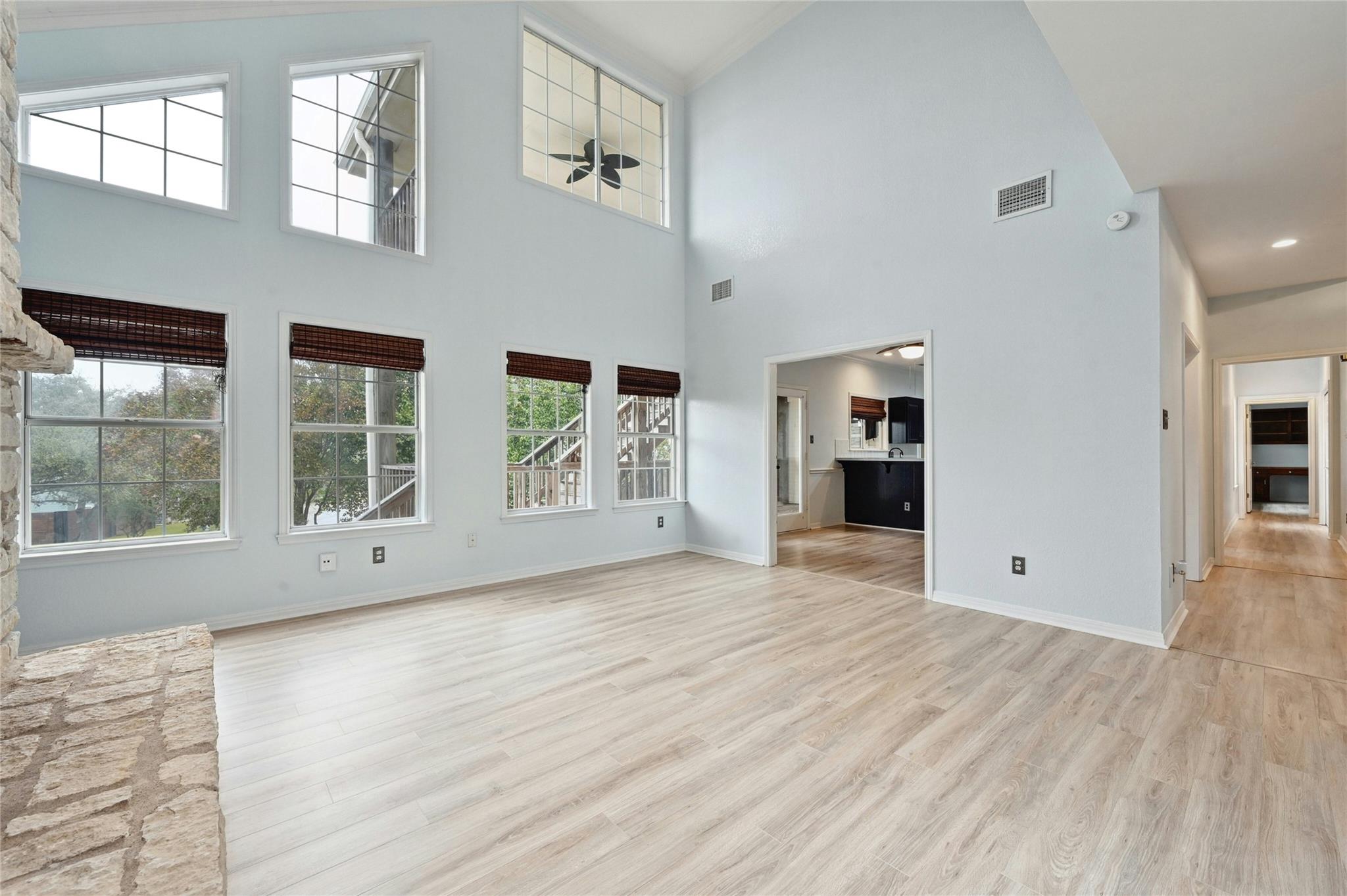 425 Eagle DR