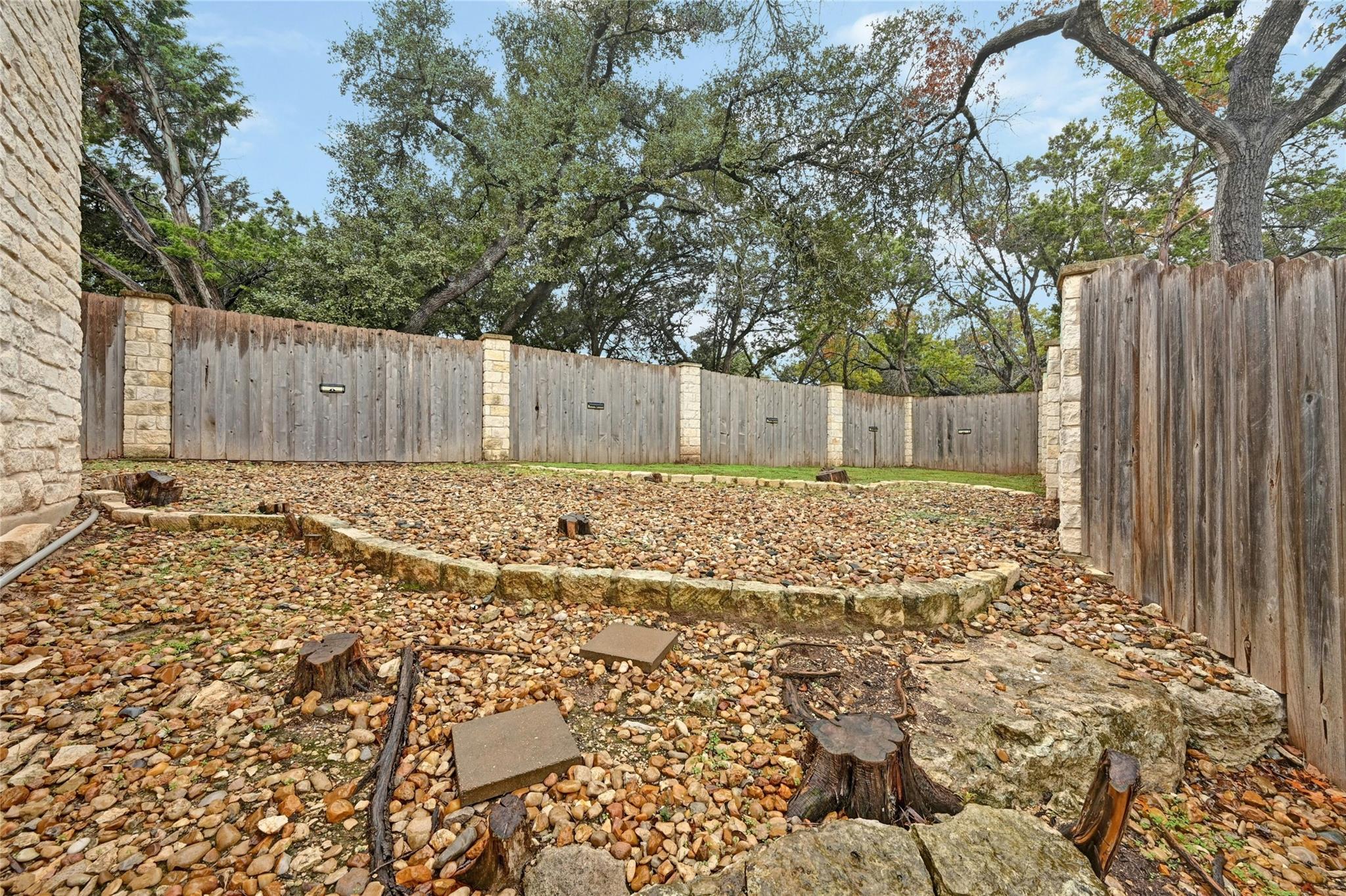 425 Eagle DR