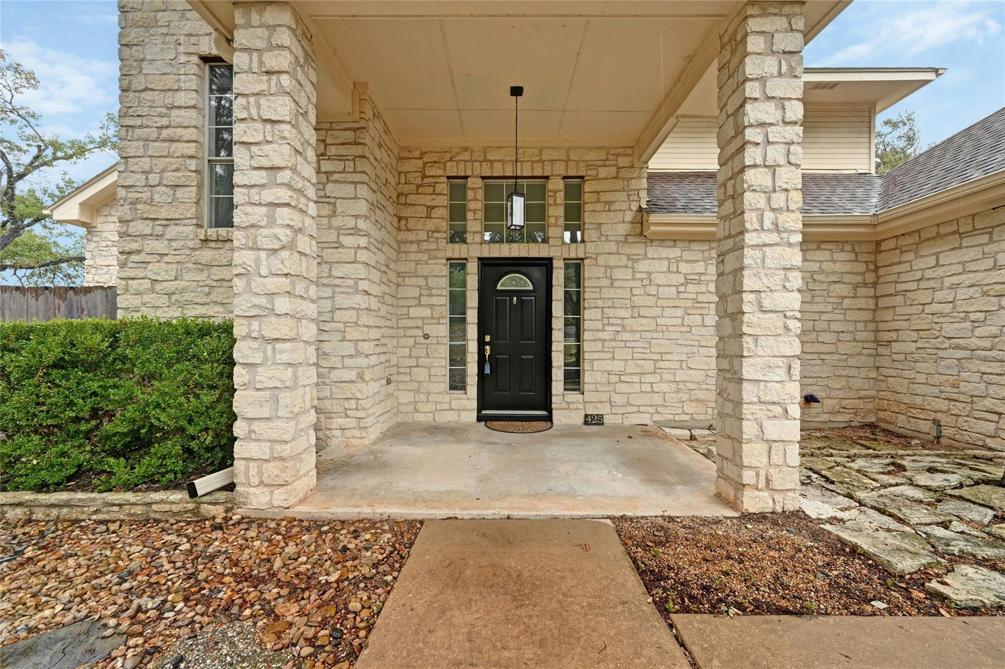 425 Eagle DR