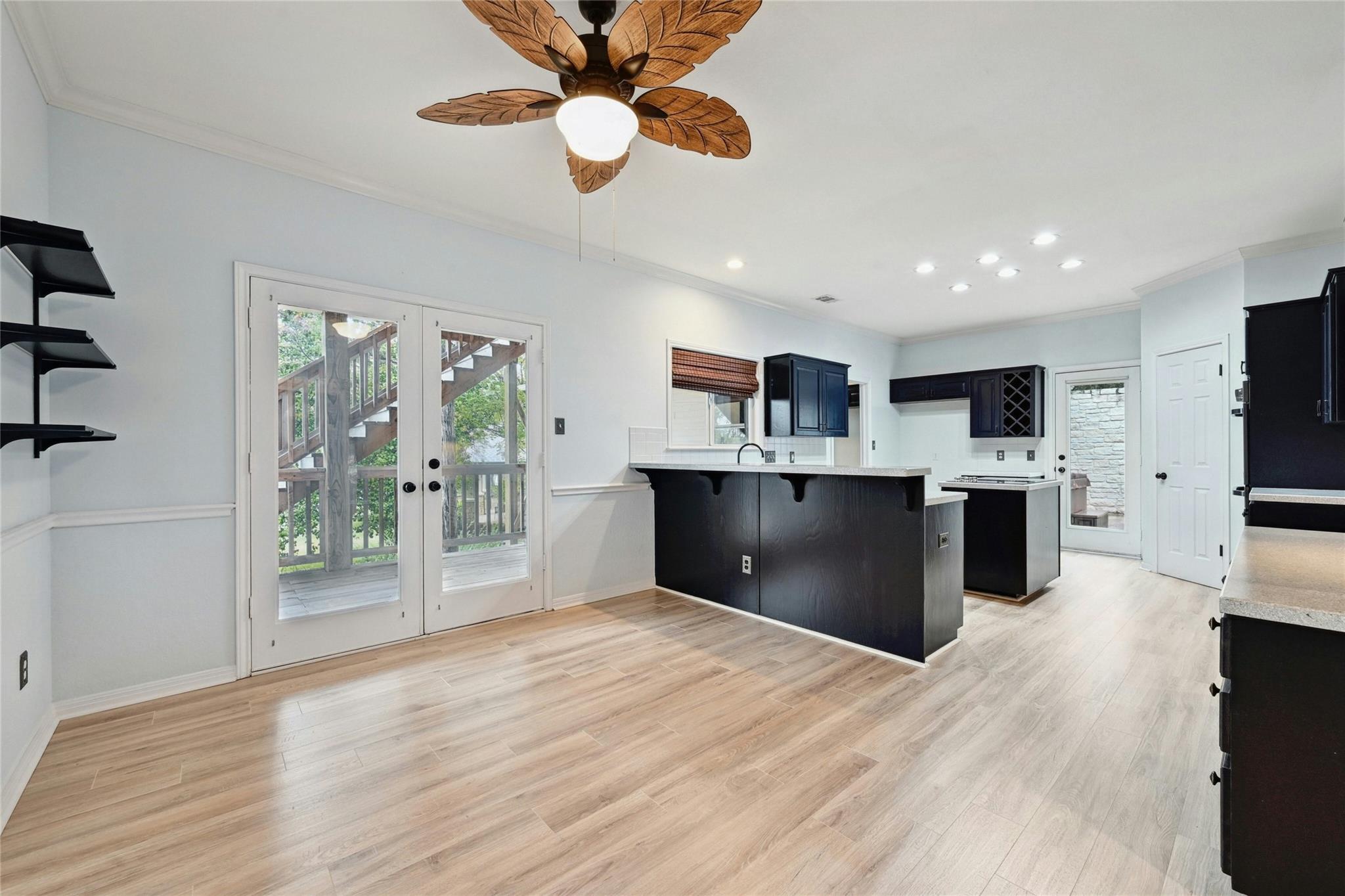 425 Eagle DR