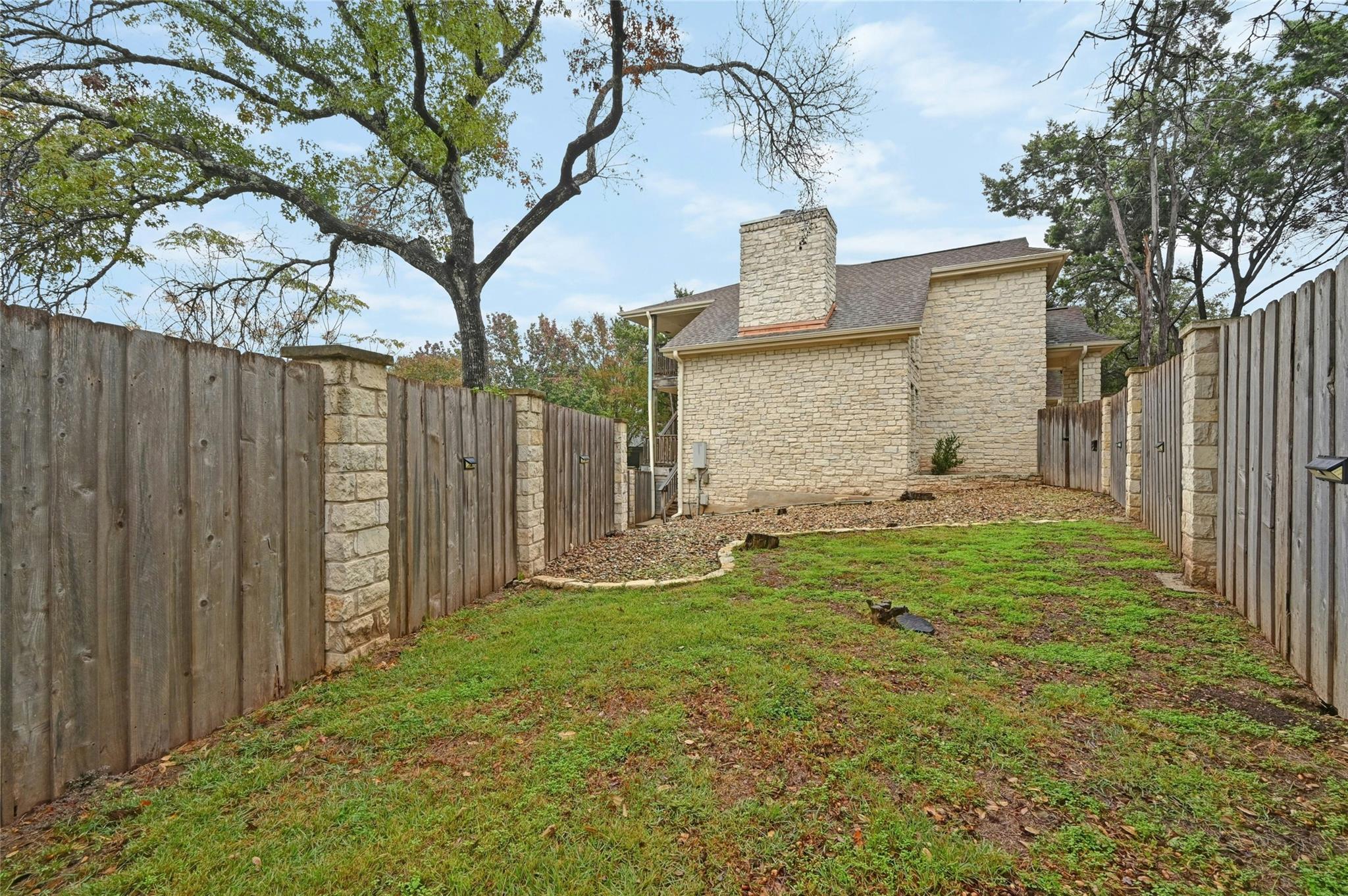 425 Eagle DR