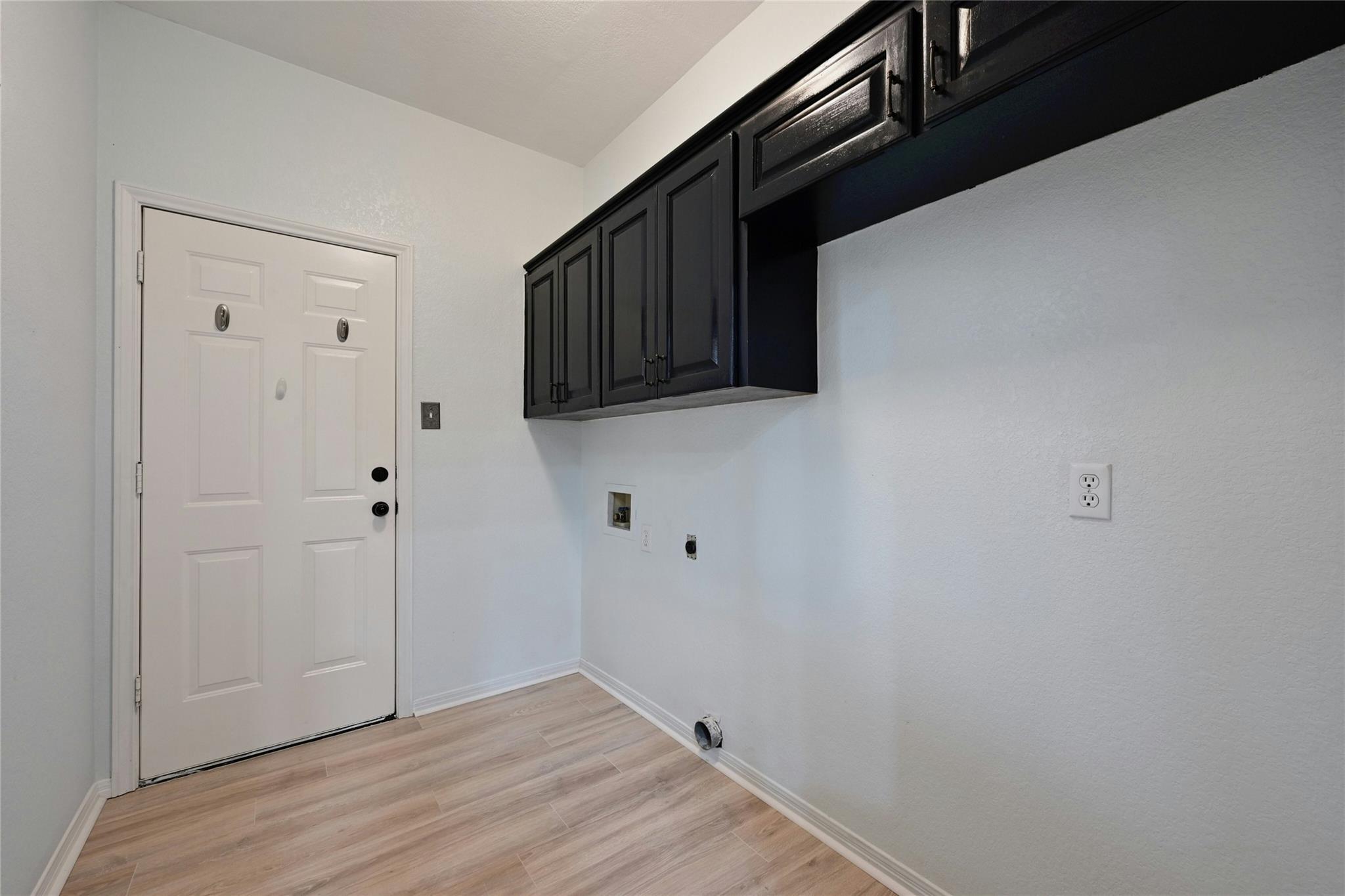 425 Eagle DR