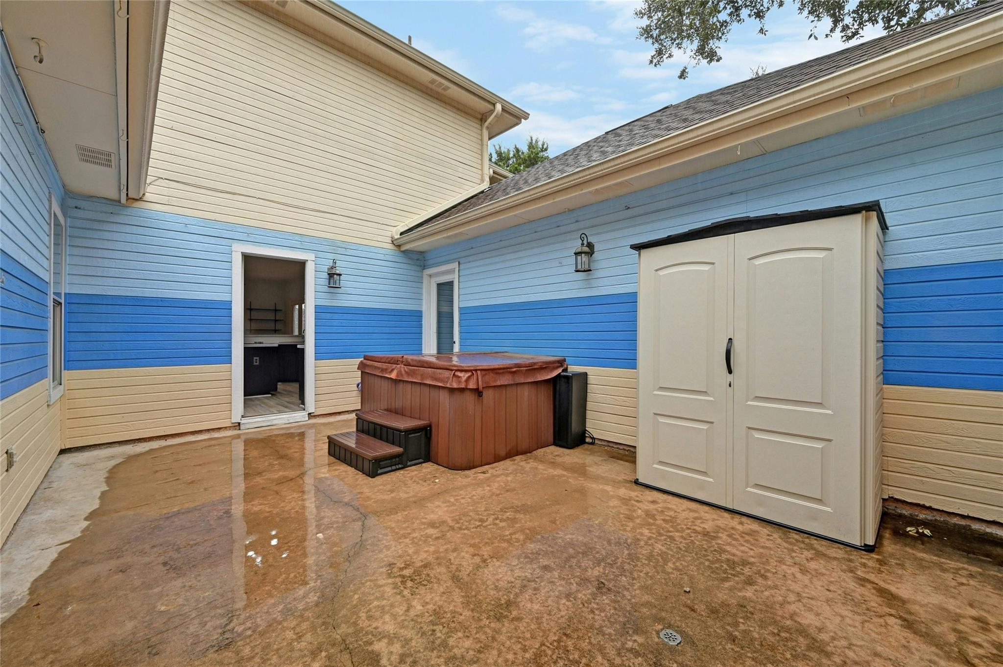 425 Eagle DR