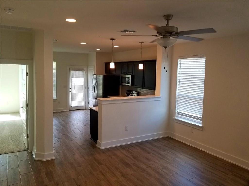1614 Roseburg LN