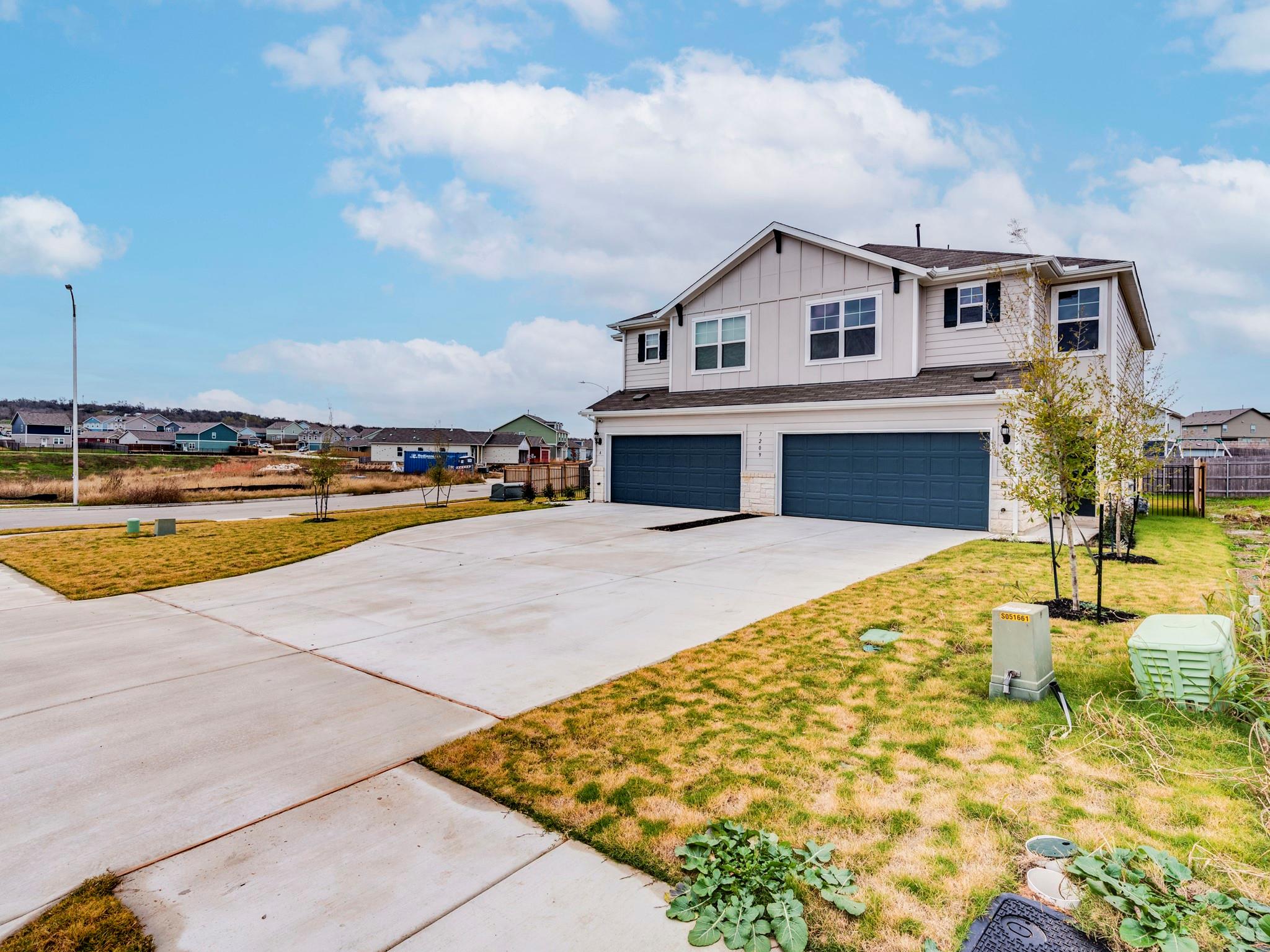 7209 Grenadine Bloom BND # B