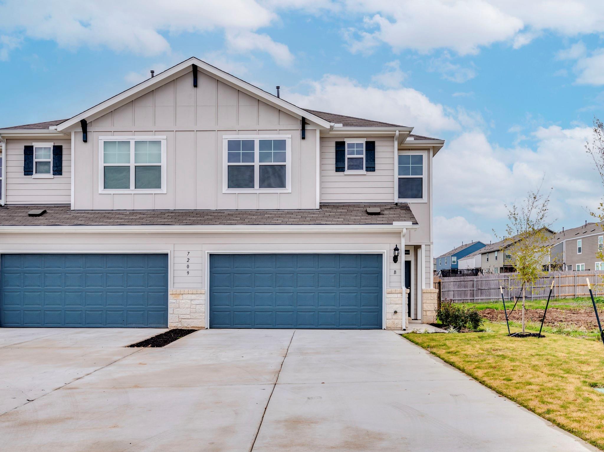 7209 Grenadine Bloom BND # B