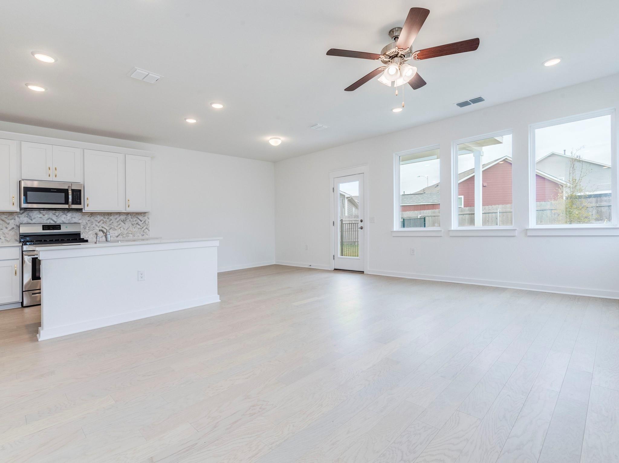 7209 Grenadine Bloom BND # B